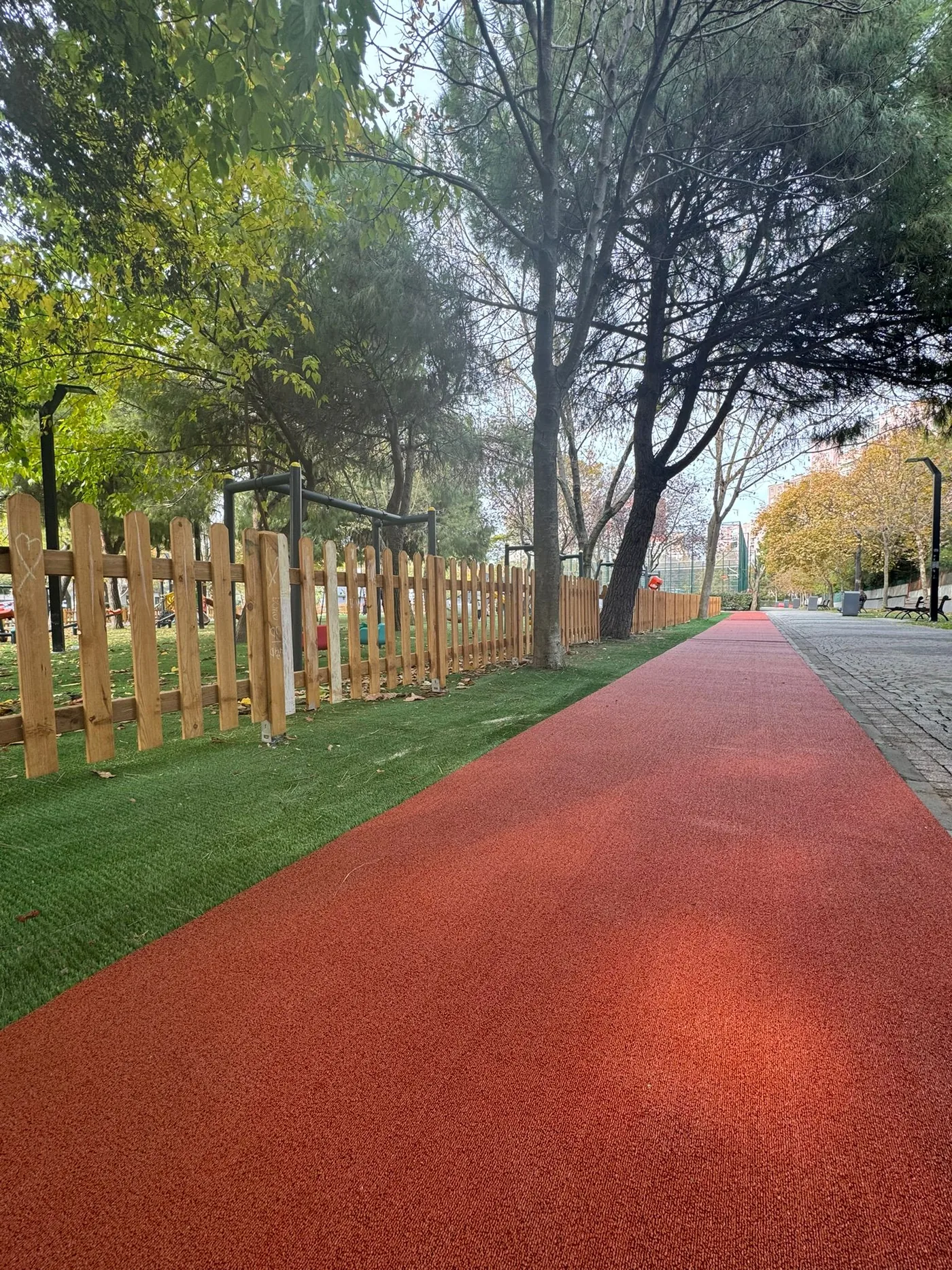 Yürüyüş yolu ve parkur