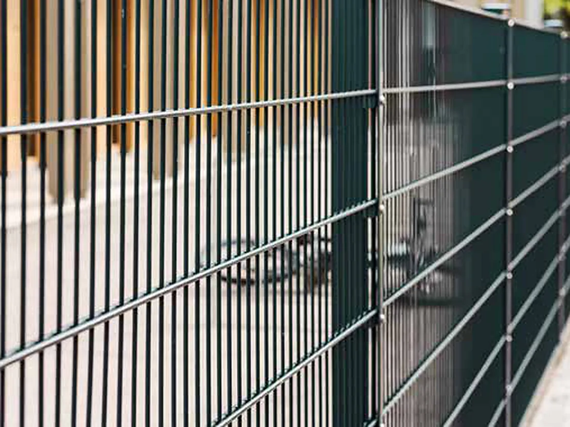 Double panel çit